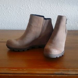 Sorel Wedge Zip Boots